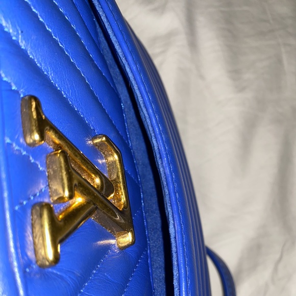 LOUIS VUITTON NEW WAVE CHAIN BAG ROYAL BLUE - Picture 3 of 8
